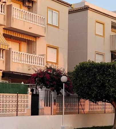 Apartamento Bajo Con Terraza Y Piscina Torrevieja Exterior foto