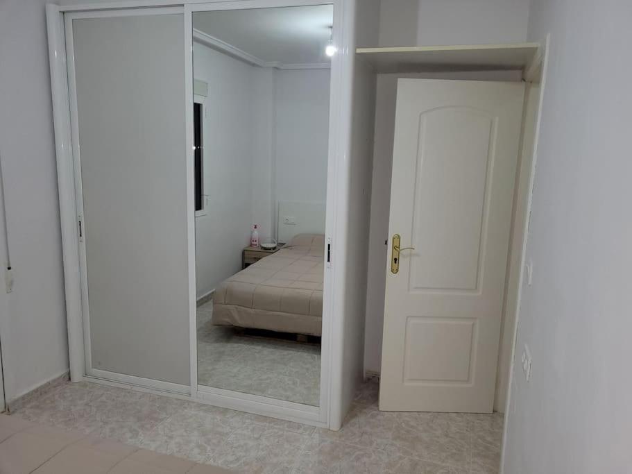 Apartamento Bajo Con Terraza Y Piscina Torrevieja Exterior foto