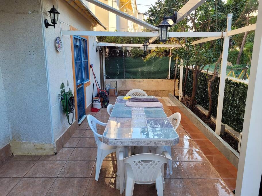 Apartamento Bajo Con Terraza Y Piscina Torrevieja Exterior foto