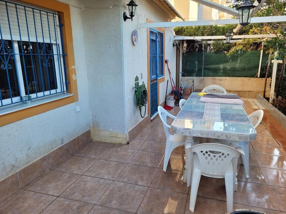 Apartamento Bajo Con Terraza Y Piscina Torrevieja Exterior foto