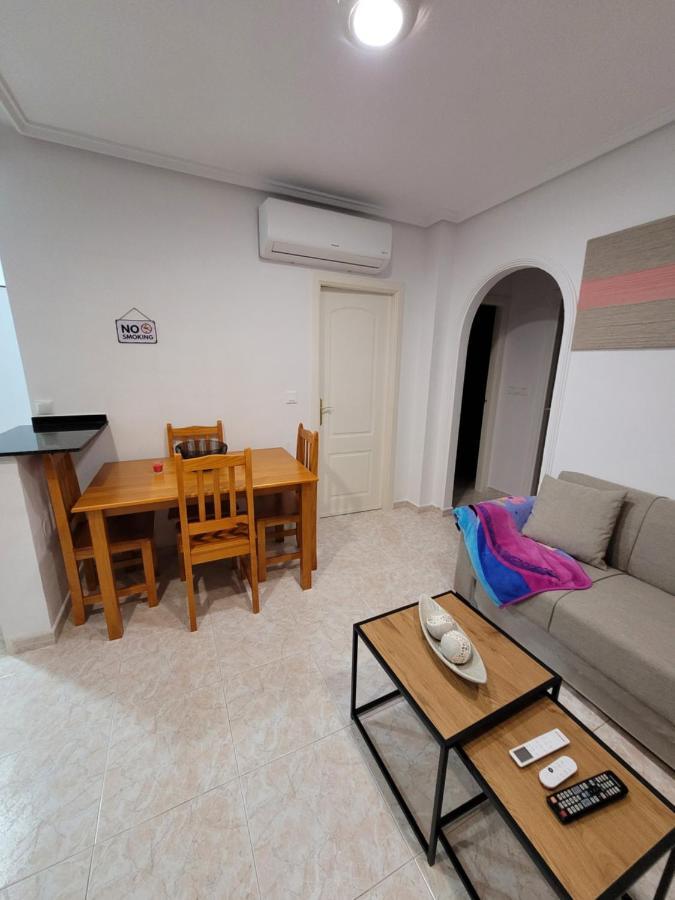 Apartamento Bajo Con Terraza Y Piscina Torrevieja Exterior foto