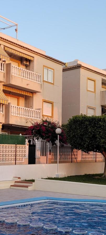 Apartamento Bajo Con Terraza Y Piscina Torrevieja Exterior foto