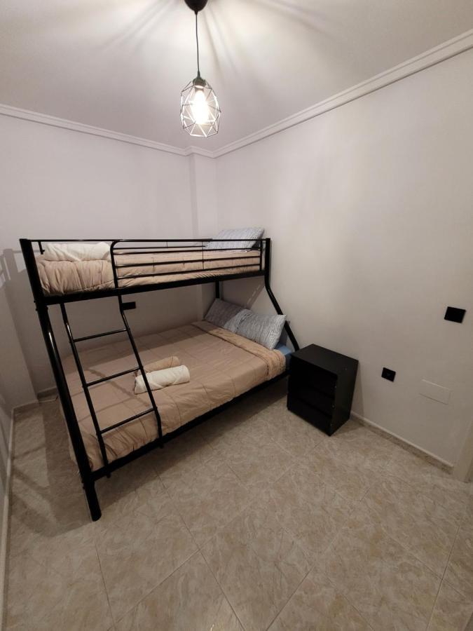 Apartamento Bajo Con Terraza Y Piscina Torrevieja Exterior foto